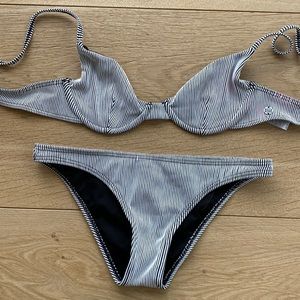 Billabong striped ribbed under wire bikini